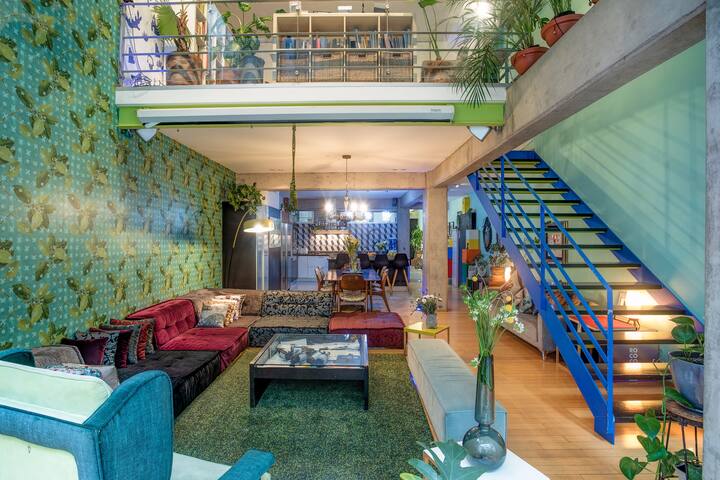 IDEAL DESIGN HOUSE FOR FRIENDS, FAMILIES, BUSINESS gallery image 3