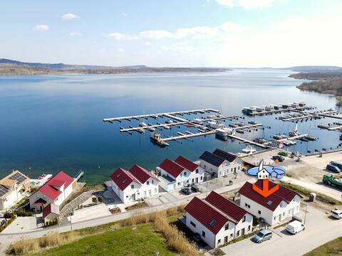 Geiseltalsee: Lakefront house - with wallbox