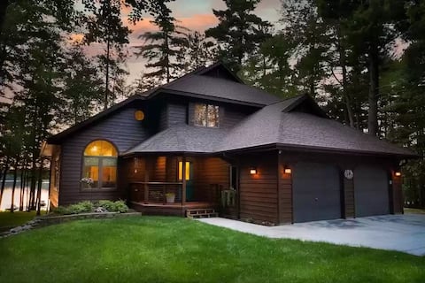 NEW! Luxury 4 BR, 4 Bath Lake Home on Bass Lake