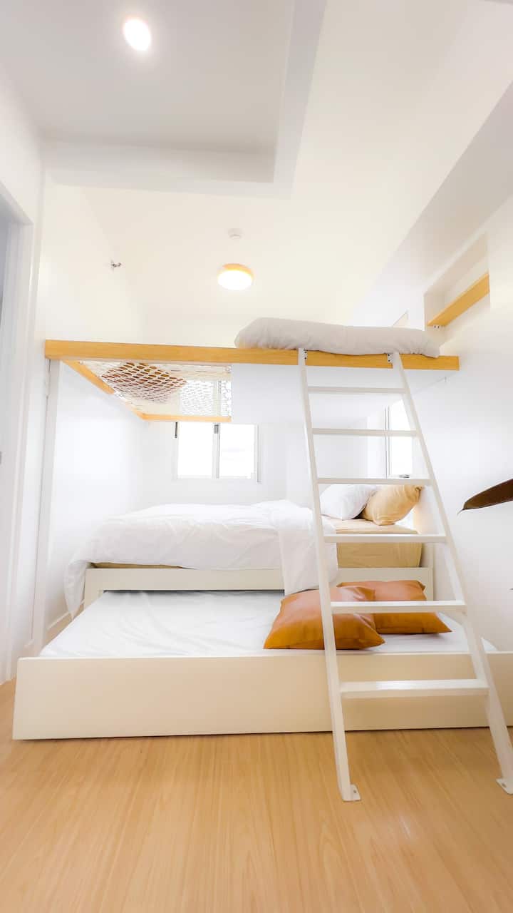 Open type Bedroom w/ LoftBed and Hammock Net