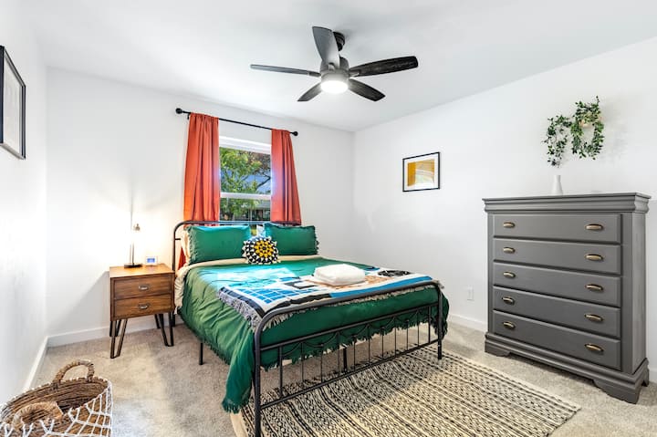 The green room aka bedroom #2 with a comfy memory foam queen bed 