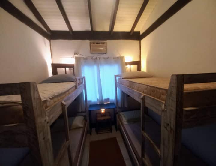 La habitación 2, con dos literas.