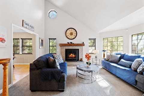 Popular Airbnb listing: 3,200+ sqft | Game Rm | Climbing wall | Tree house in Twain Harte