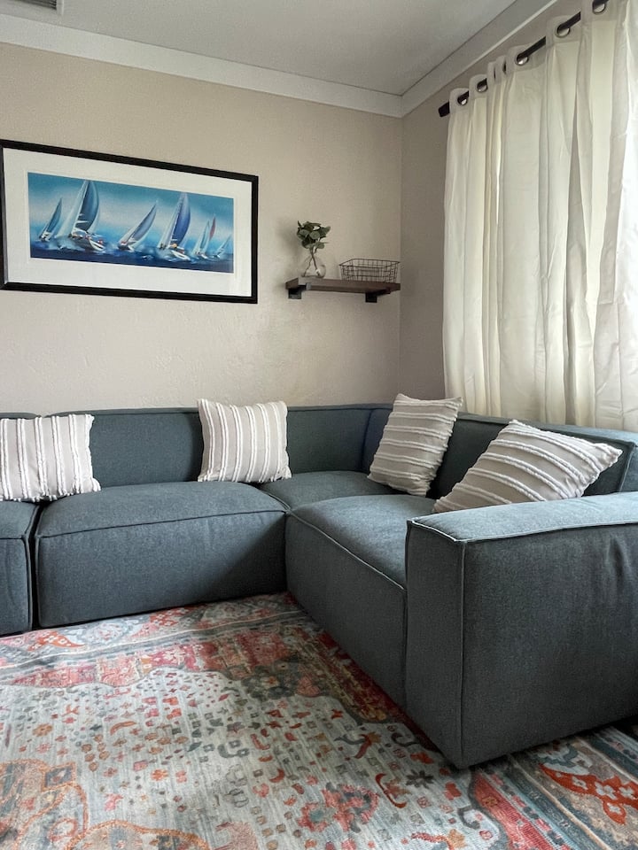 Beach Side Bungalow - Ormond Beach, FL