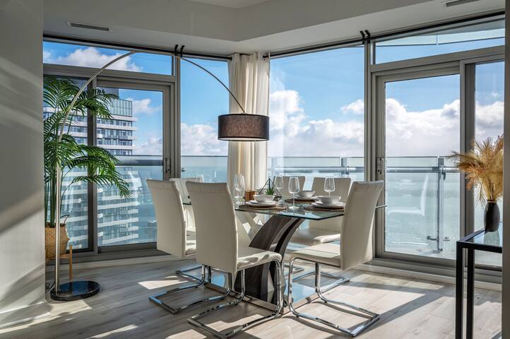 Luxury 3BR Sky Condo – Award Winning Design gallery image 4