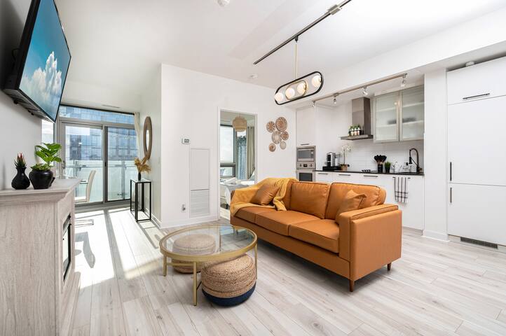 Luxury 3BR Sky Condo – Award Winning Design gallery image 5