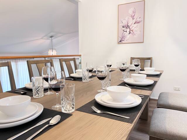 Kookaburra•HolidayOasis FamilyHome pool/AC 10kmCBD gallery image 3