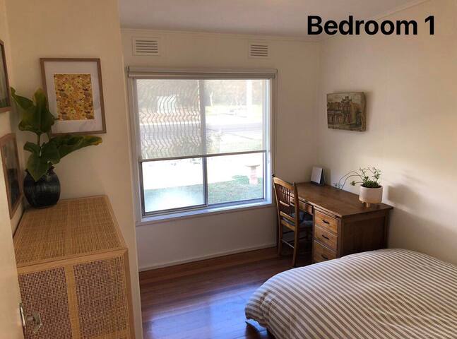 Modern beach bungalow gallery image 5