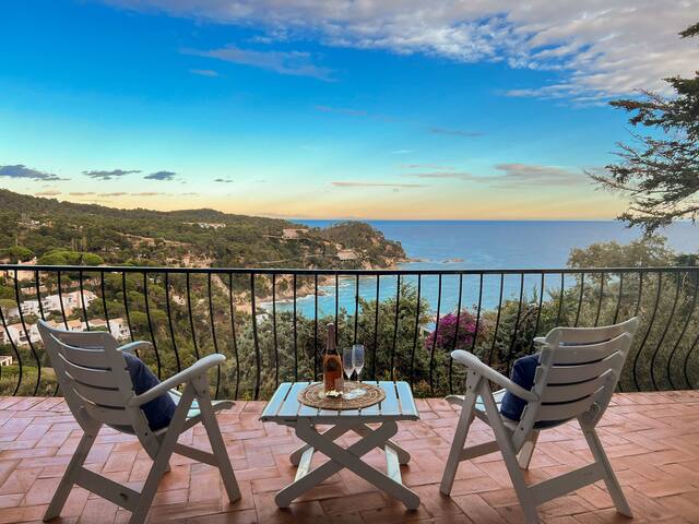 Pool & beach villa in Tossa gallery image 3