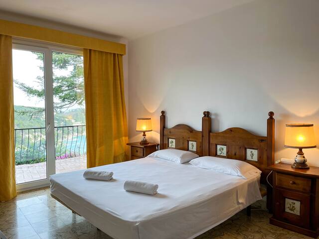 Pool & beach villa in Tossa gallery image 4