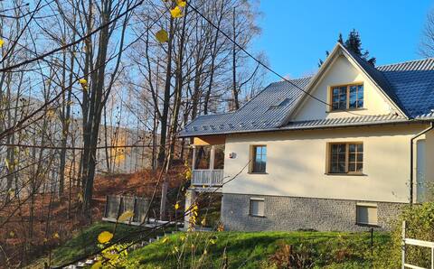 Secluded Villa in the Center of Szczyrk Premium