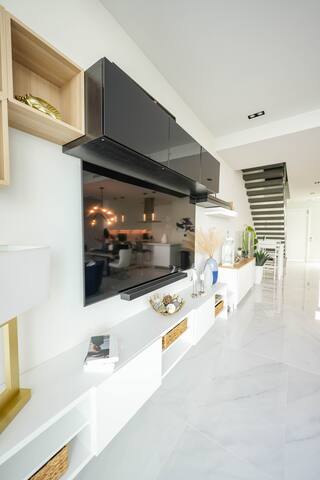 Luxury Private Condo W/ Jacuzzi and Ocean View! gallery image 4