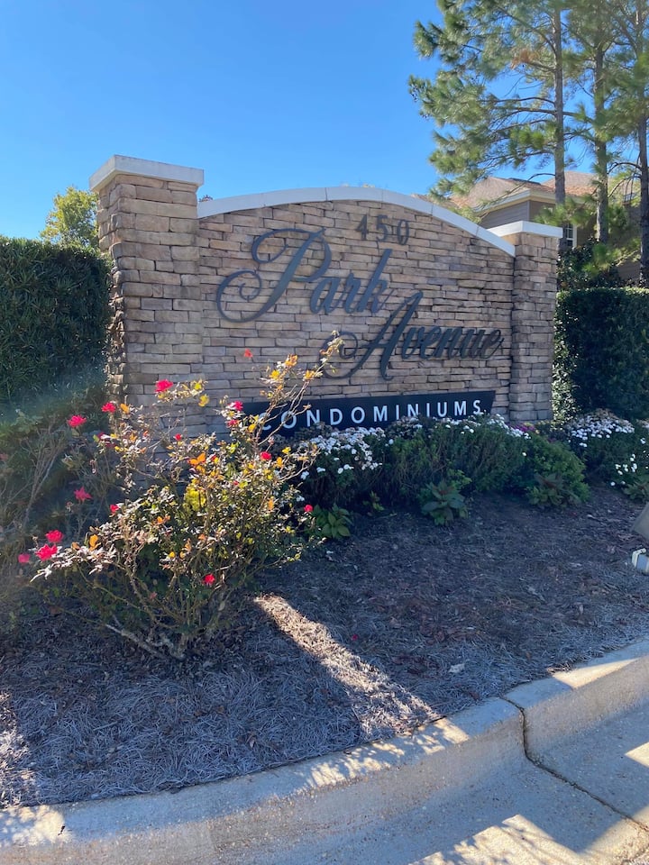 Foley quiet condo with King size master suite Apartments for Rent in