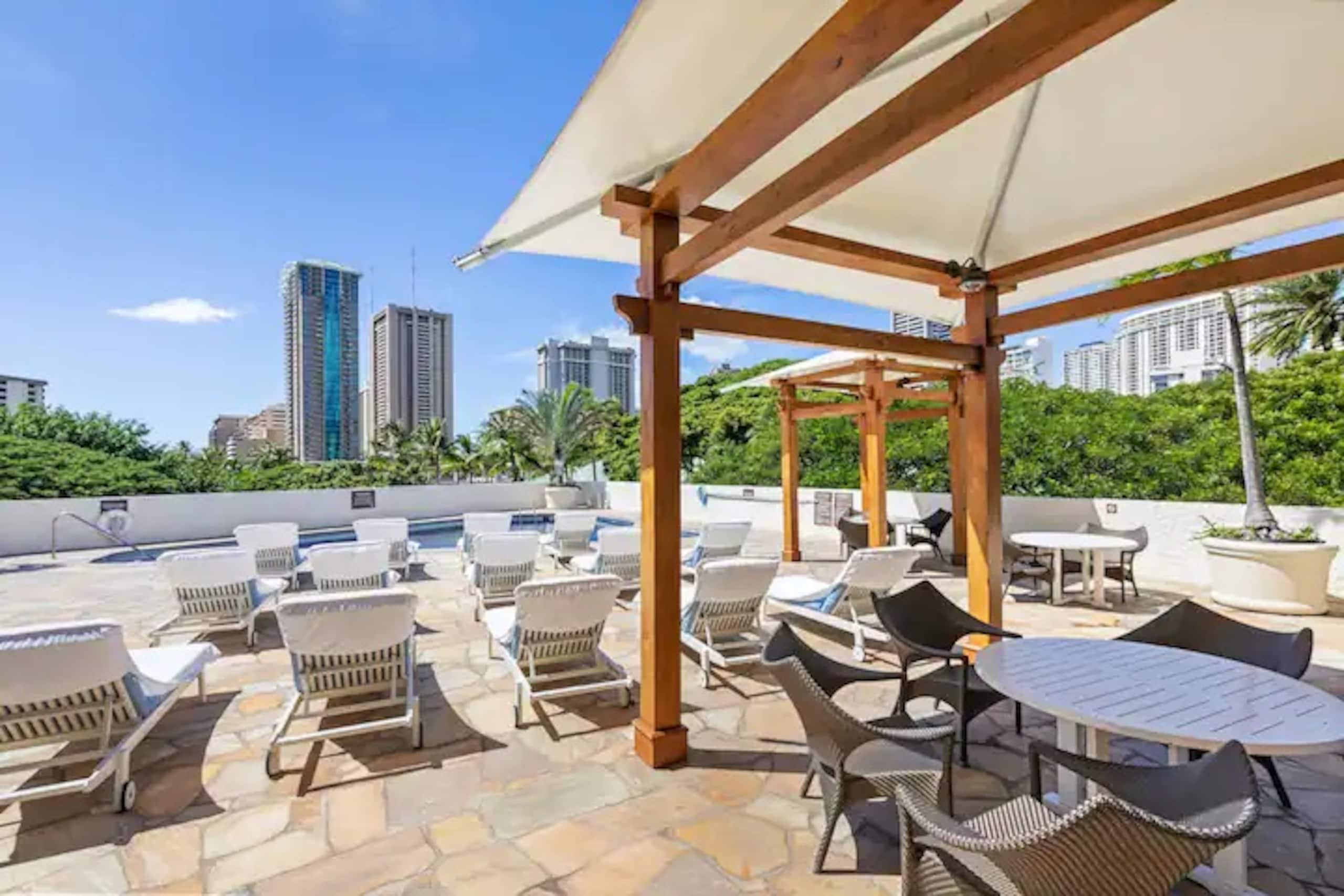 Waikiki Cozy and Spacious Studio with Balcony - Image 26