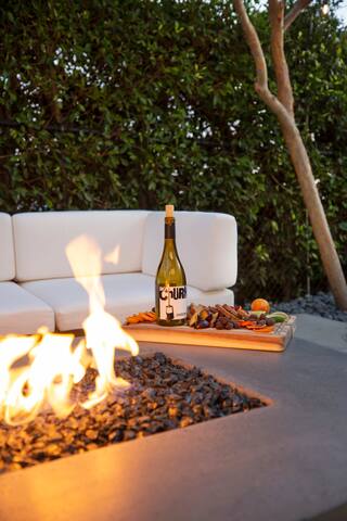 6 Br * 2 Fire Pit* 2 Kitchens*Historic Post Office gallery image 5