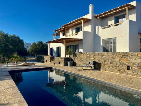 Large beach and kitesurf villa, Cyclades, Naxos