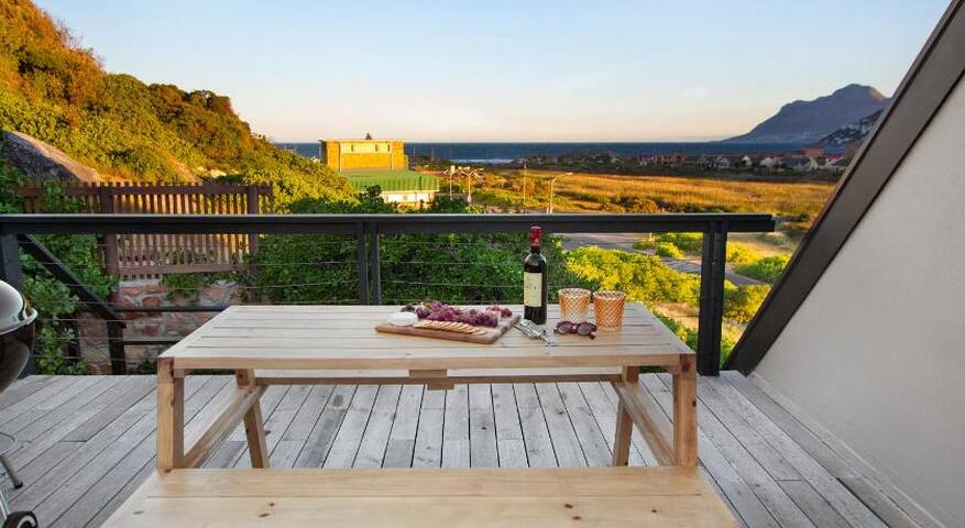 Clovelly Beach Villa (No load shedding!) gallery image 3