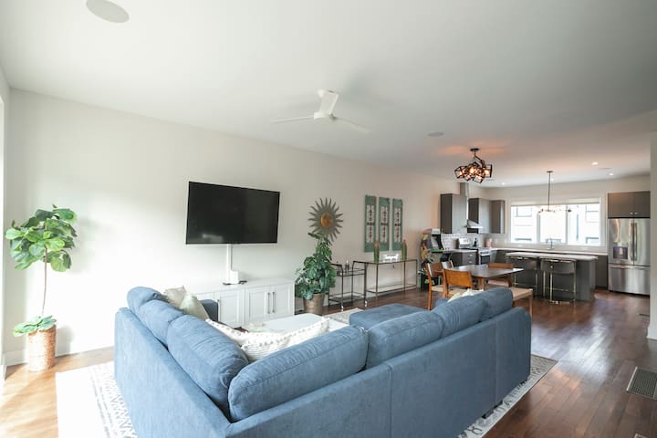 Nashville Luxury Near Broadway • Freshly Furnished