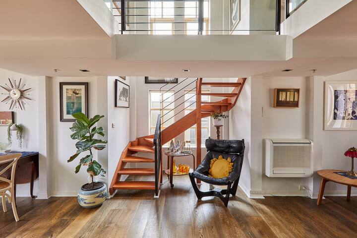 Deco Loft on Russell Street