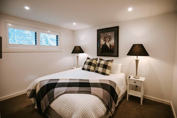 Release NZ - Nautilus Penthouse
Second room