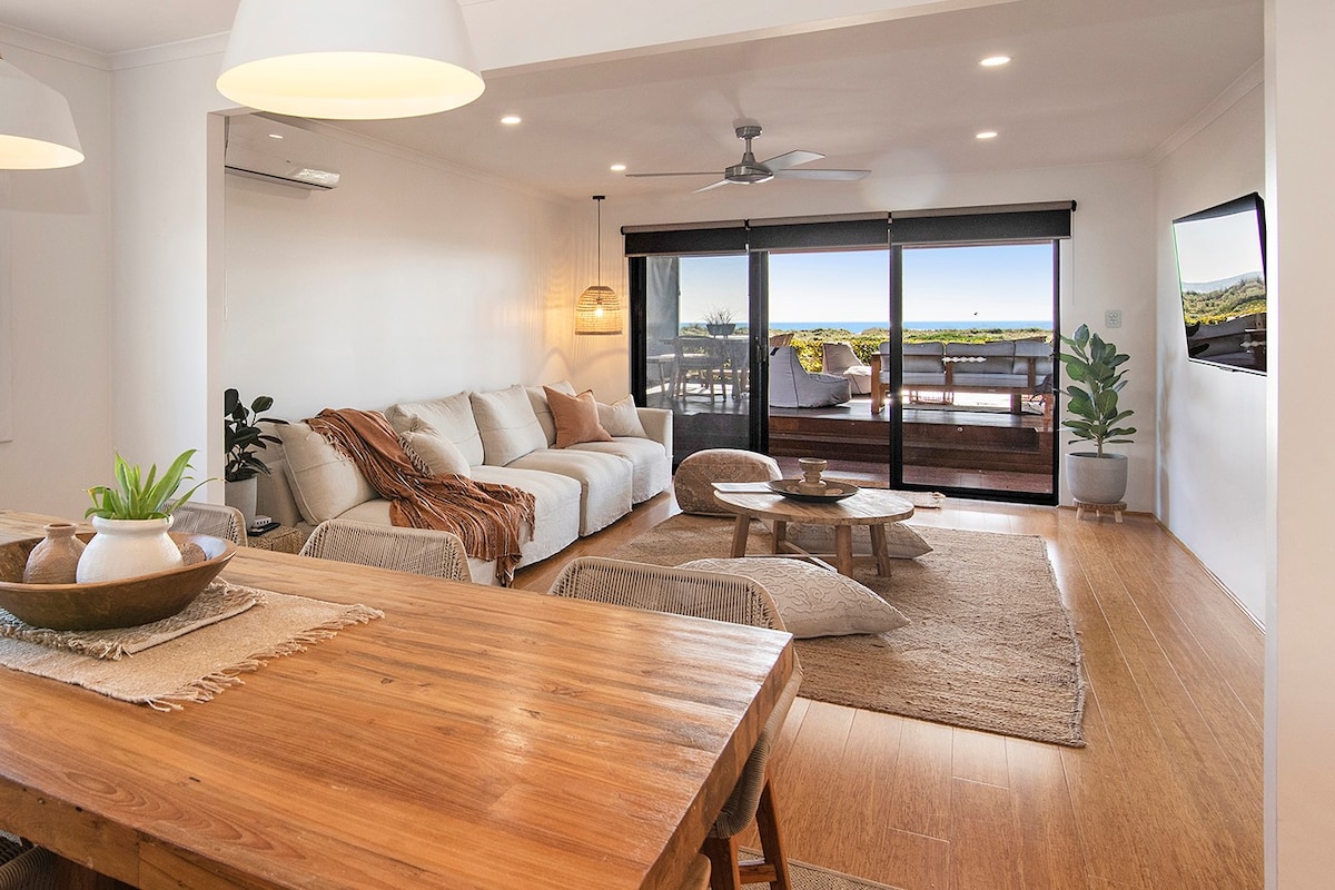 Top performing Airbnb: "Ayatana" By The Bay Busselton in Geographe