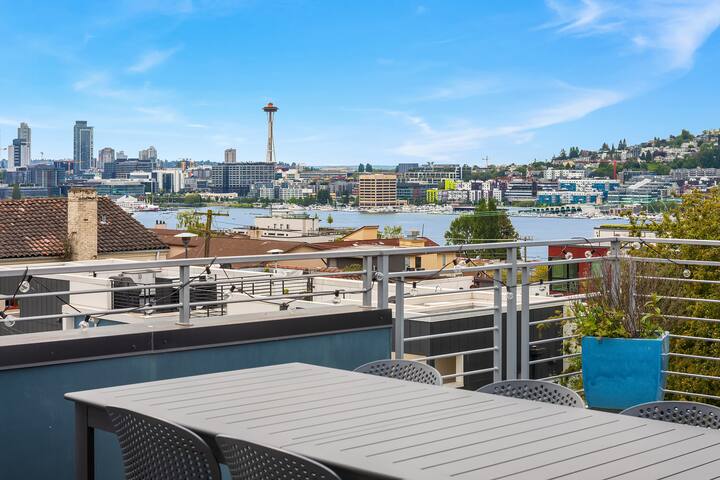 Spectacular Views 3 Bedroom Home w/ Rooftop, AC gallery image 2