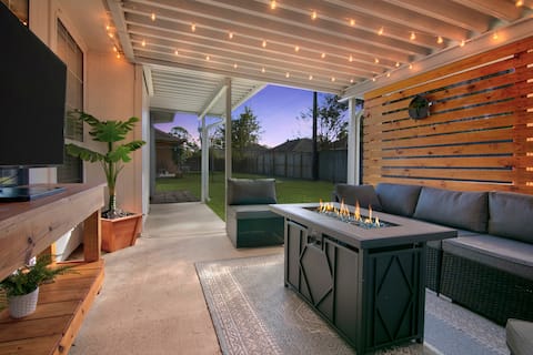 Beautiful Home with Amazing Back Patio - Sleeps 8.
