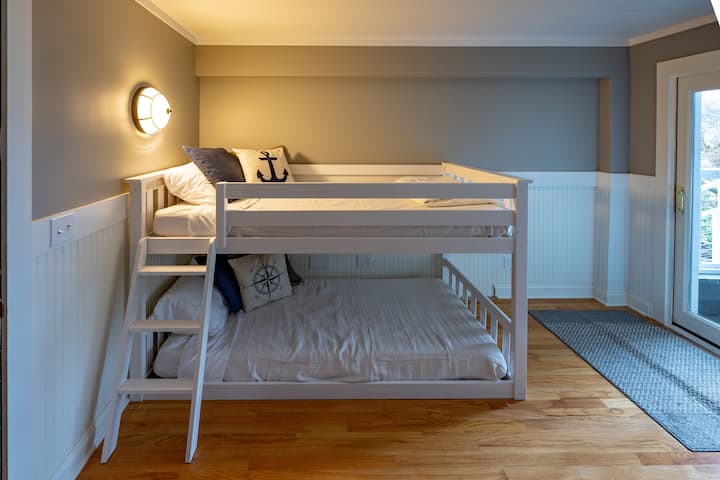 Bunk room, twin over twin bunk bed. 

Located on the first floor

400 lbs weight capacity per bed. 