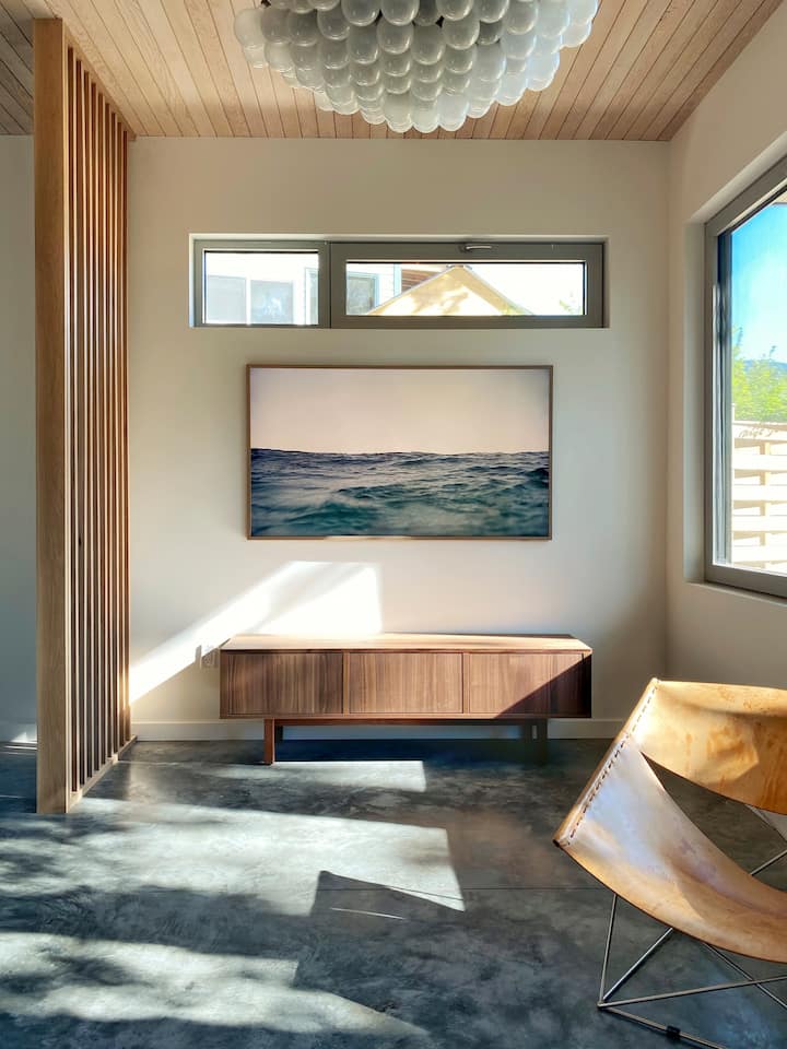 Brand New Designer Suite In Architectural Home - Nelson