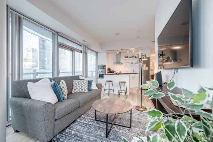 Cn Tower, Ent. District - 2br+1.5 Ba+ Free Parking - Toronto