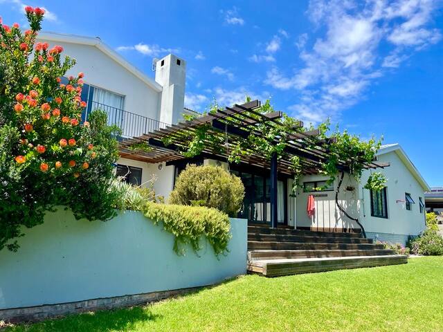 Cabernet Avenue gallery image 2