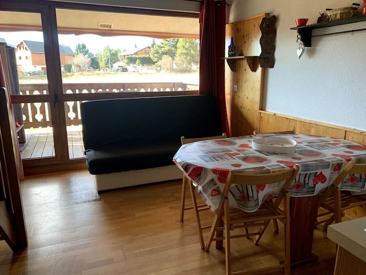 Obývacia izba s obrázkom na kliknutie