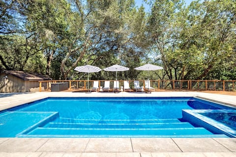 Sonoma Sky: luxury pool & views, newly remodeled