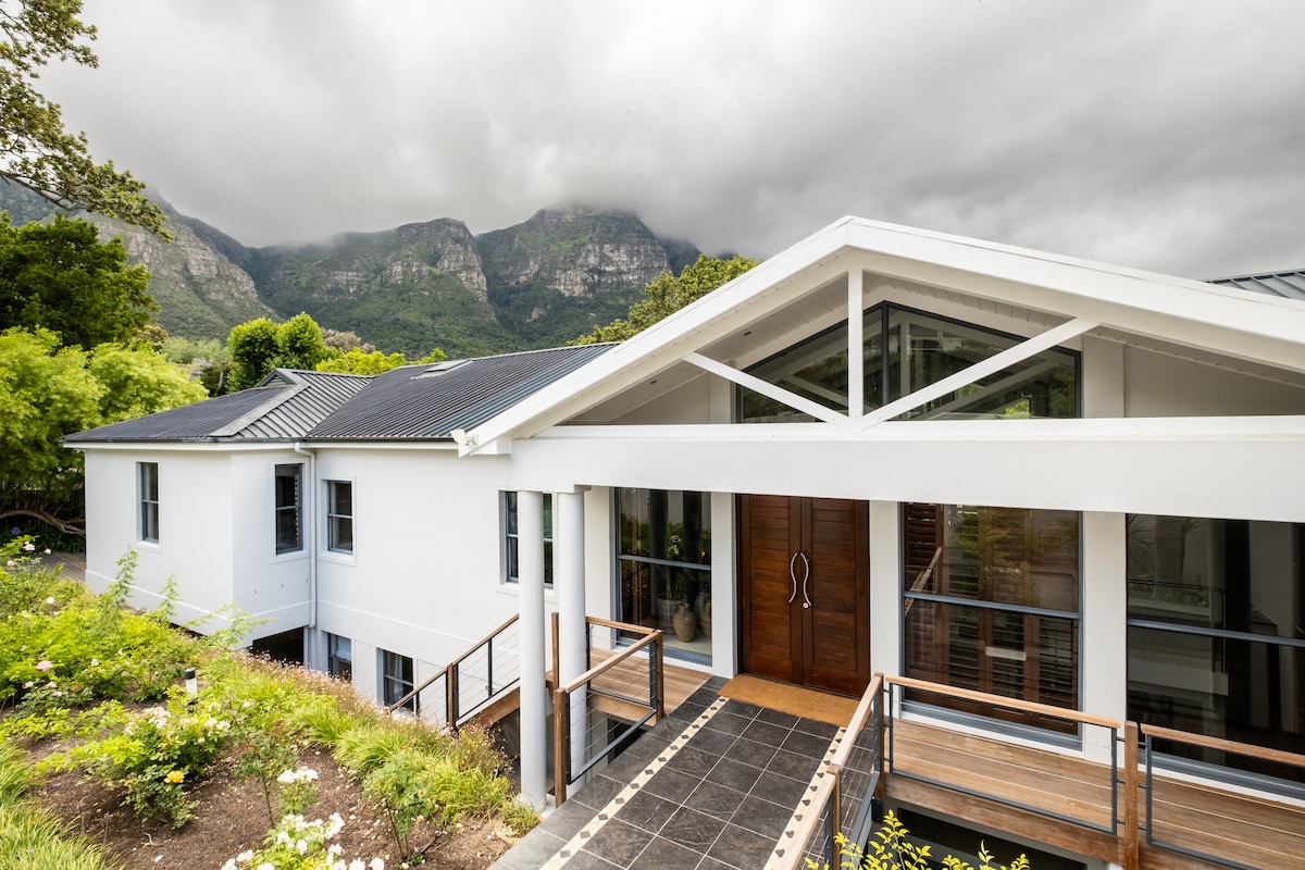 Kapito Palace, by Steadfast Collection - Houses for Rent in Cape