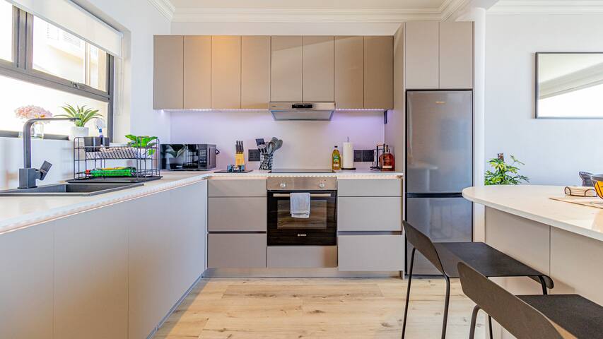 Beautiful flat with stunning ocean views gallery image 5