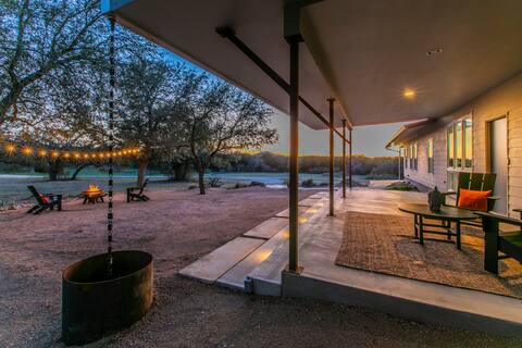 Secluded Modern Farmhouse w/walking access to lake