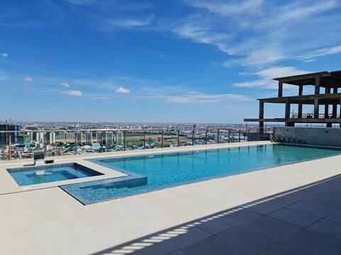 Time Square2, Sky pool, center of PhnomPenh