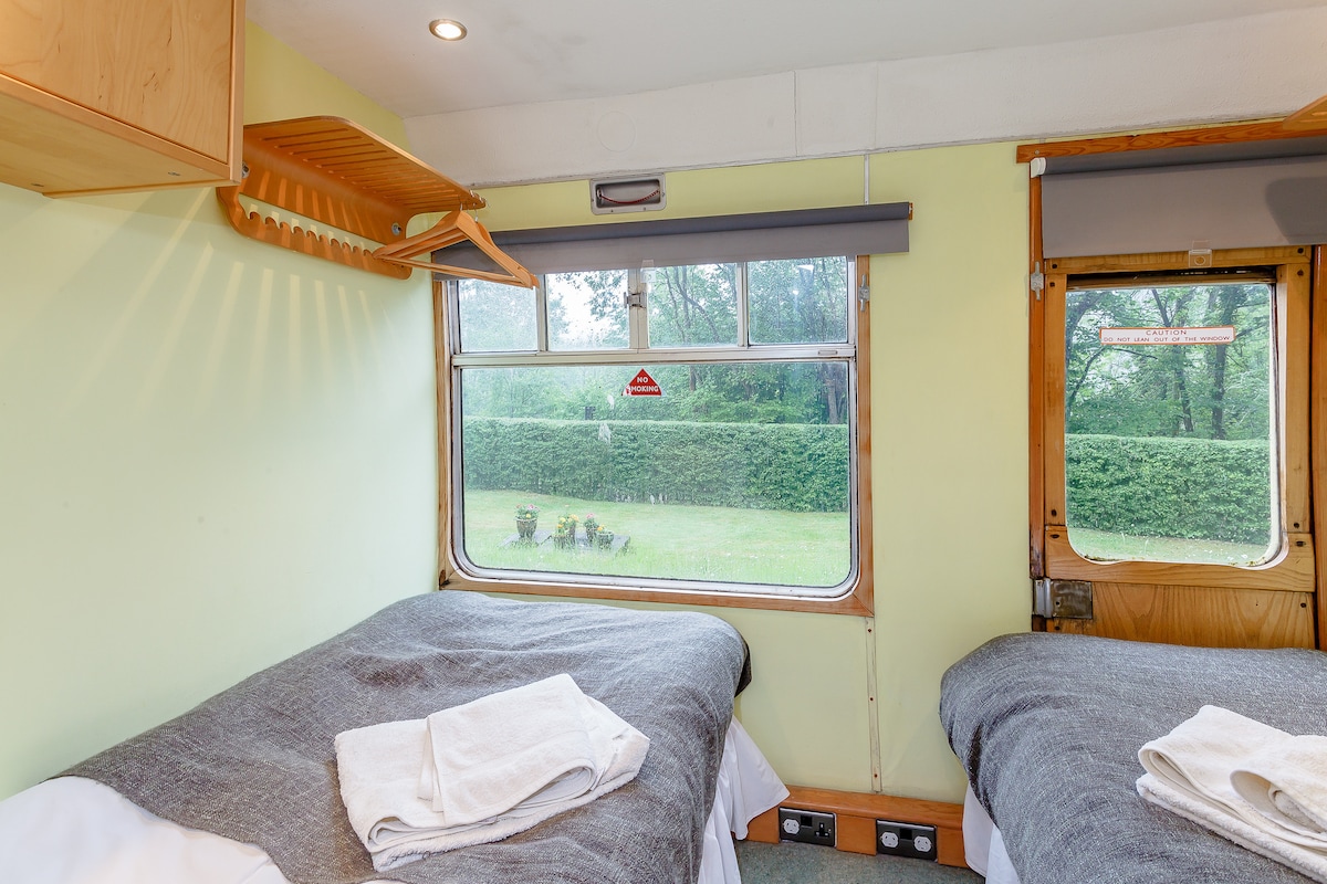 Chumba cha Mapacha - Gari la 1