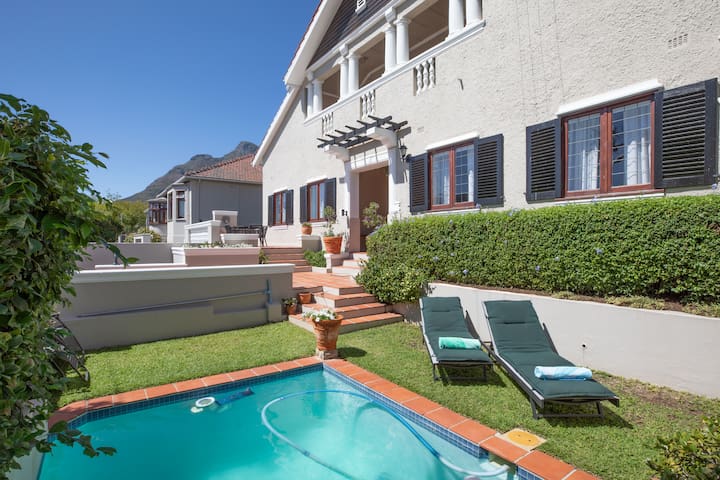 Luxury home in Oranjezicht by Steadfast Collection