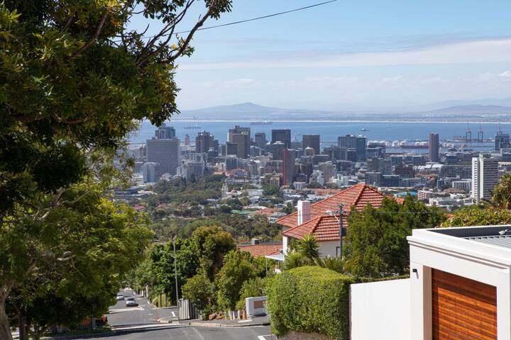 Luxury home in Oranjezicht by Steadfast Collection gallery image 5