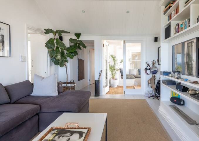 Bentley’s Bungalow, Clifton 4th beach by Steadfast gallery image 4