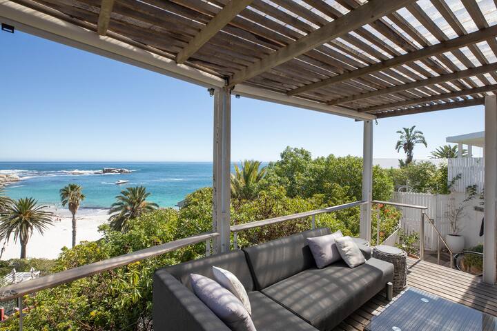 Bentley’s Bungalow, Clifton 4th beach by Steadfast