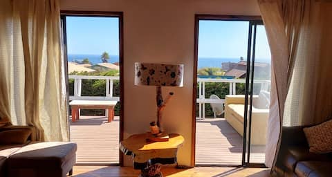 Popular Airbnb listing: Beautiful house with ocean views, steps from the beach in Los Vilos
