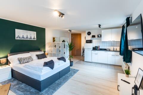 Mercedes I Böblingen I Kitchen I Parking I Balcony