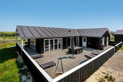 Luxury cottage in Blåvand with room for 8.