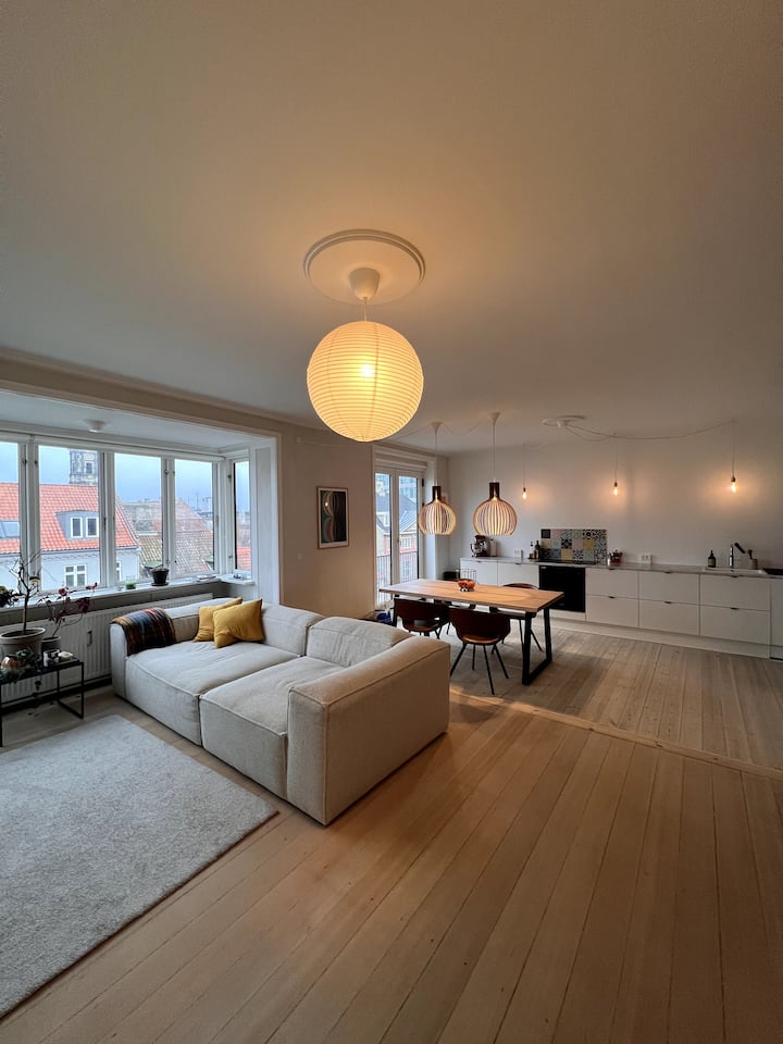 Bright top floor apartment - Apartments for Rent in Copenhagen, Denmark ...