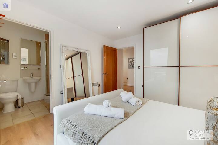 Deluxe Two Bed Apartment with River & City View gallery image 5