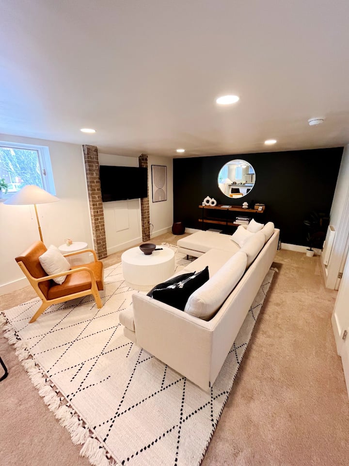 PDX Pad on Clinton Apartments for Rent in Portland, Oregon, United