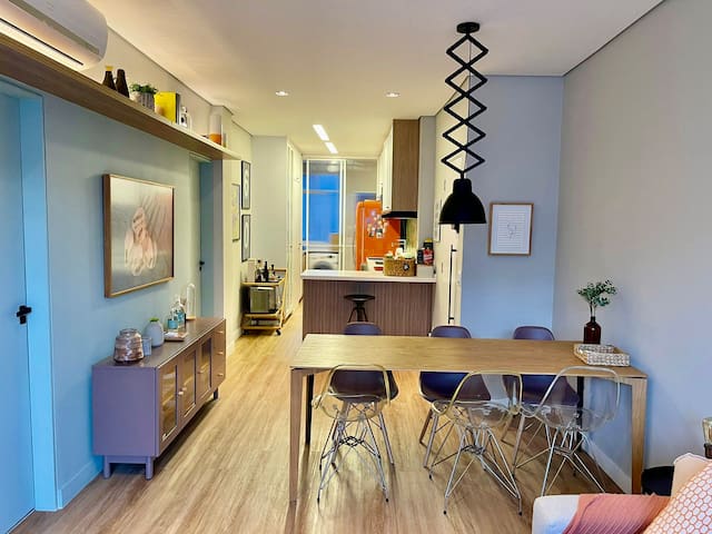 Child friendly Apt 2 Blocks from Leblon Beach.