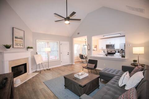 Entire 3 Bedroom & 2 Bath Ranch House